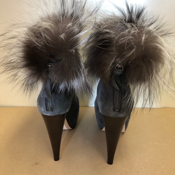 NWOB Alice + Olivia Penelope Grey Suede & Fox Fur Ankle Platform Bootie - Picture 6 of 7